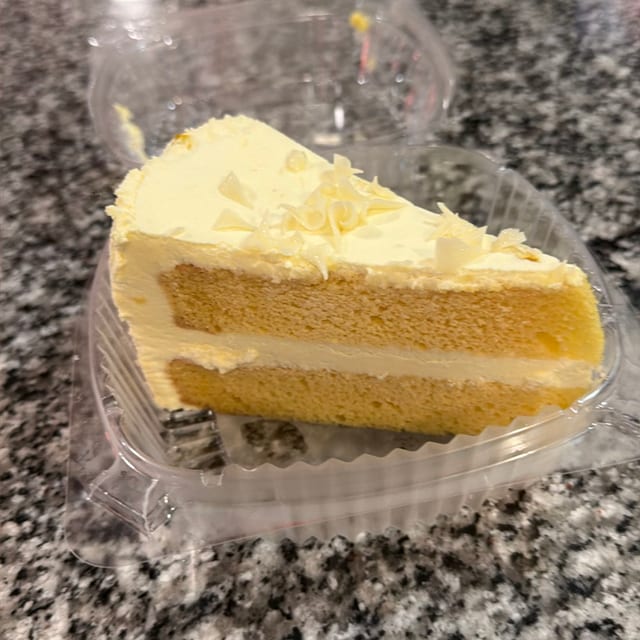 Lemoncello Cake.