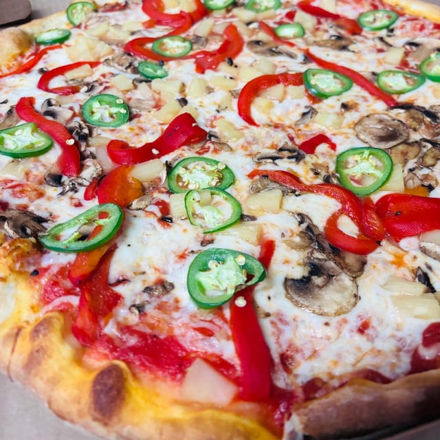 Lg The Kitchen Sink Pizza.