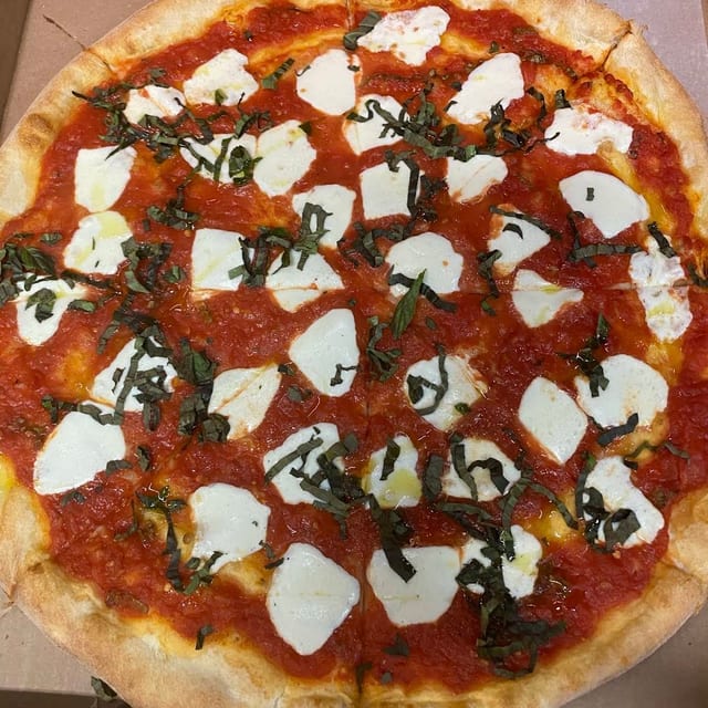 XLG Margherita Pizza.